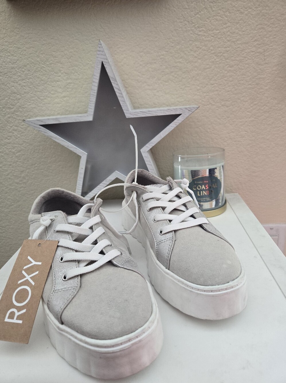 NWT (Slightly Flawed) Roxy Platform Sneakers, 10